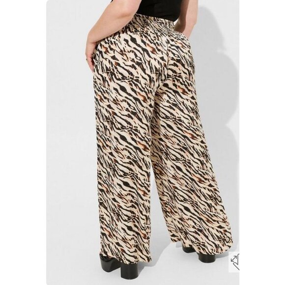 Torrid Zebra Print Wide Leg Pants Size 1X - Picture 2 of 7